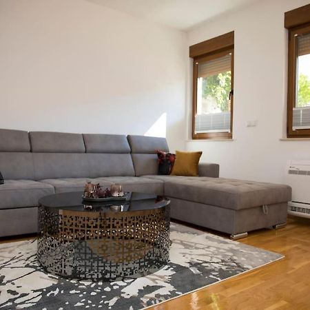 Apartment Divine Мостар Экстерьер фото